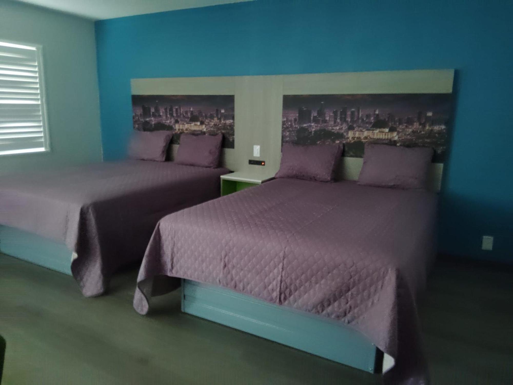 Hi-way Host Motel Pasadena