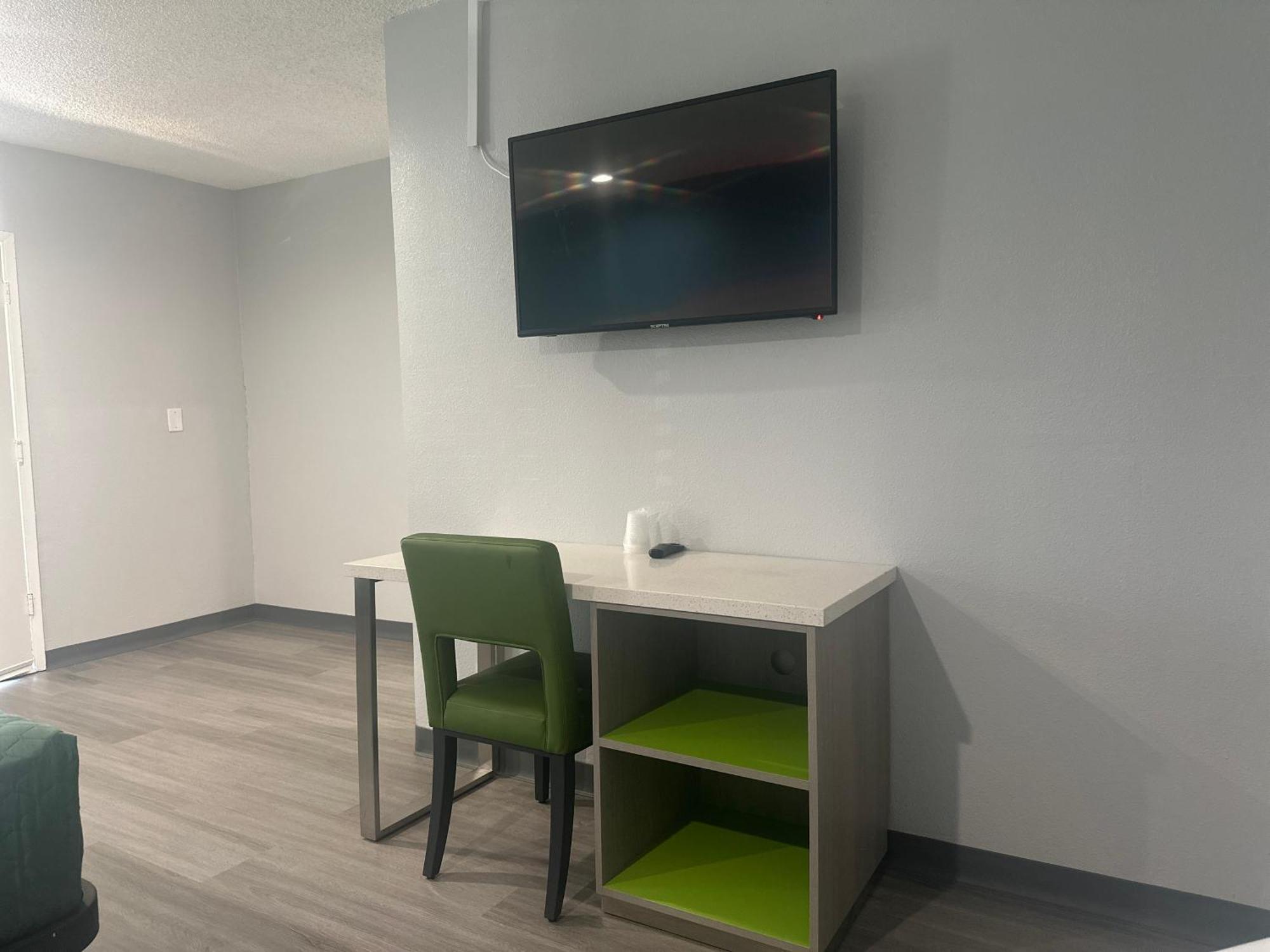 Hi-way Host Motel Pasadena